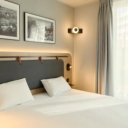 Campanile Prime - Paris 15 Tour Eiffel 3*