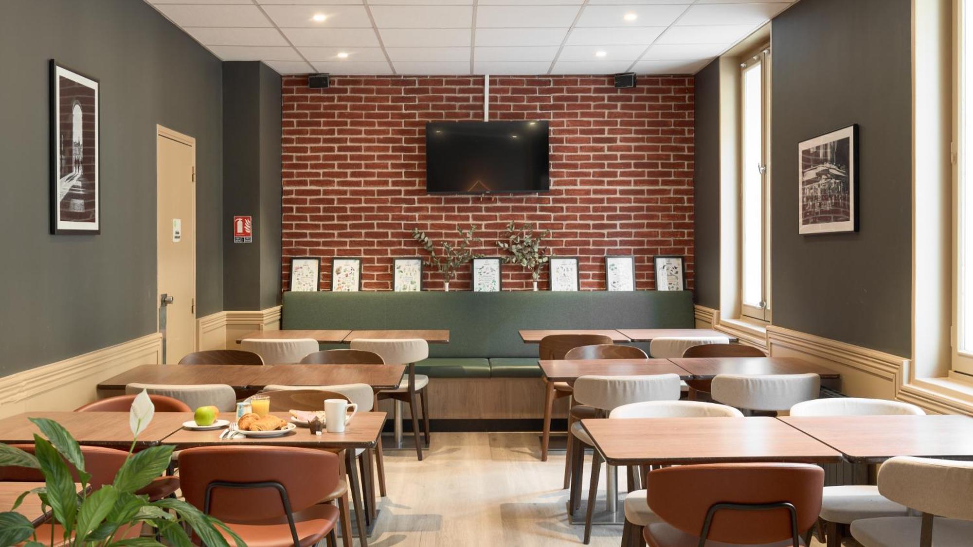 Campanile Prime - 15 Tour Eiffel Hotel